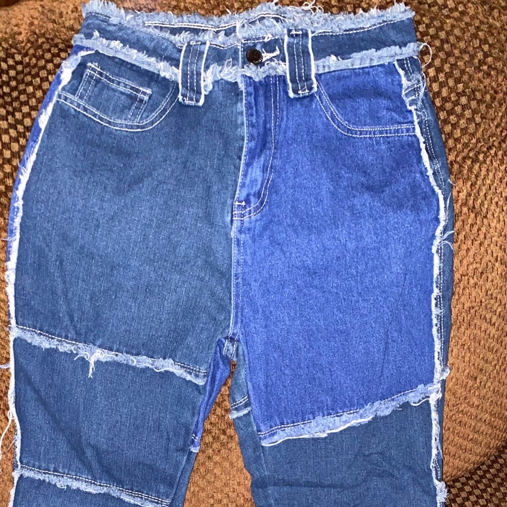Straight leg jeans fringe look around edges. New with no tags